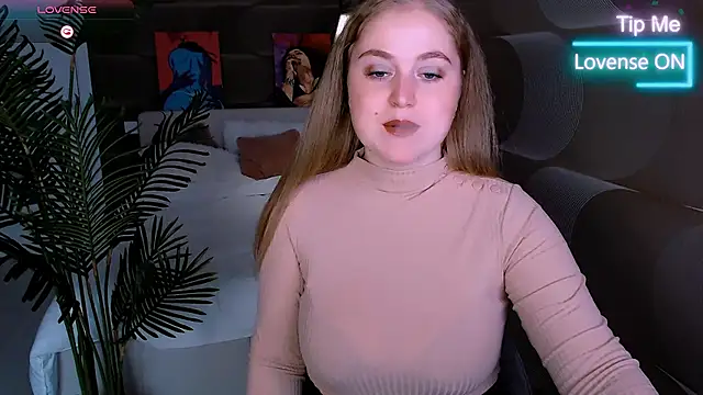 Snapshot of Kate_Moan chatting on 11/26/25, 07:42 Kate Moan online show from 11/26/25, 07:42