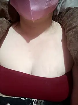 Snapshot of MiHeni chatting on 01/10/26, 02:41 MiHeni online show from 01/10/26, 02:41