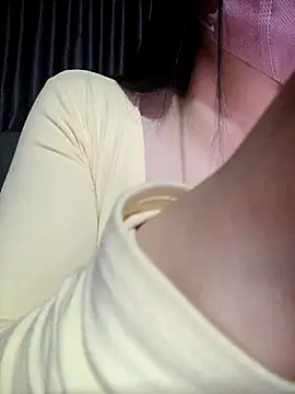 Snapshot of MiHeni chatting on 01/12/26, 06:51 MiHeni online show from 01/12/26, 06:51