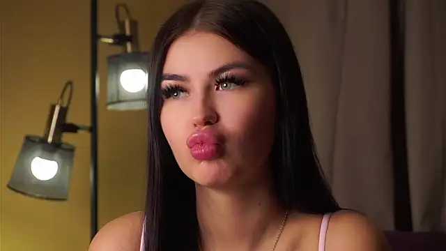 CoreenYorton online show from 12/14/25, 01:11