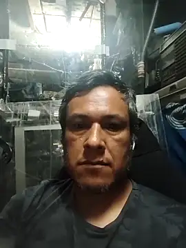 Snapshot of Riki121274 chatting on 11/18/25, 04:39 Riki121274 online show from 11/18/25, 04:39