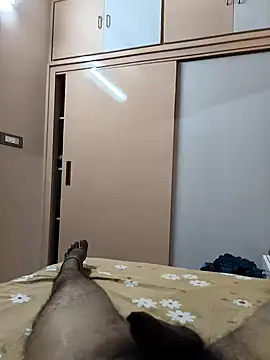 Snapshot of krishnaclip chatting on 11/15/25, 04:25 krishnaclip online show from 11/15/25, 04:25