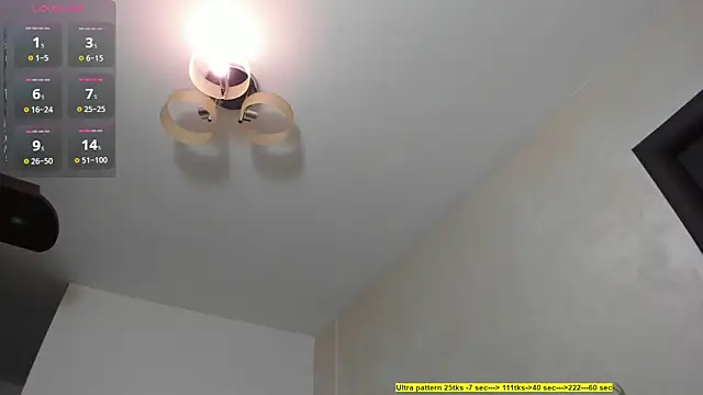 Snapshot of foxx_giirl chatting on 04/26/26, 04:54 foxx giirl online show from 04/26/26, 04:54