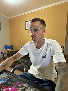 Lucasjandre online show from 07/30/26, 10:47