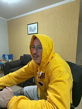 Lucasjandre online show from 08/05/26, 12:13
