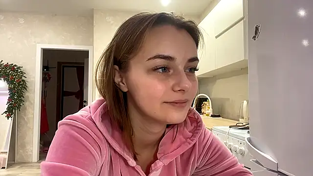 GeralynChiszar online show from 12/18/25, 04:40