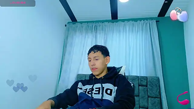 FelipeGonzalezz online show from 11/16/25, 12:44