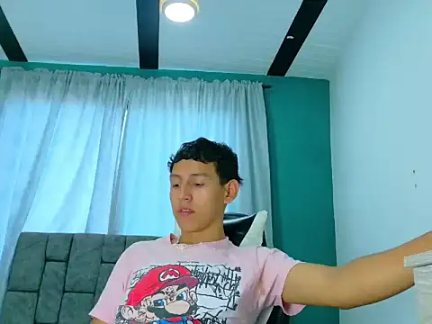 FelipeGonzalezz online show from 12/01/25, 12:21