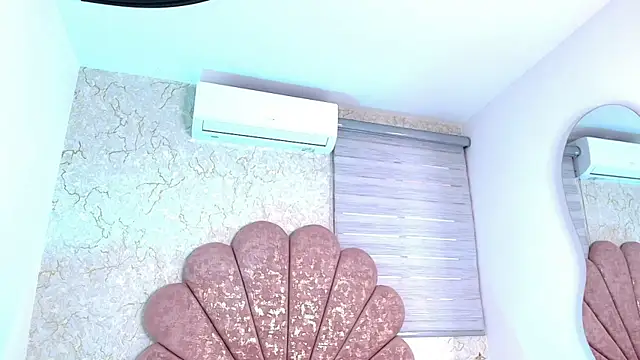 mia fontana  online show from 11/21/25, 11:53