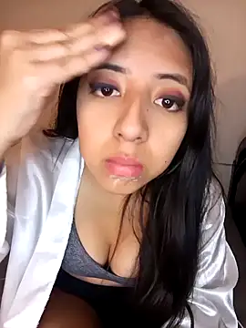 Isabella 175 online show from 11/12/25, 03:29