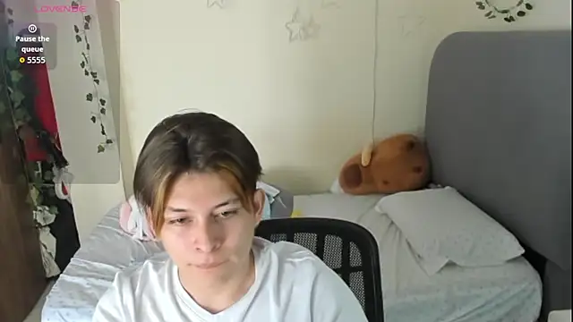 Felix kitty online show from 11/13/25, 07:02