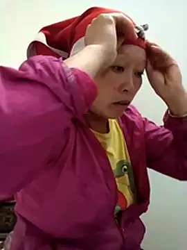 girl-hot2x online show from 11/15/25, 04:54