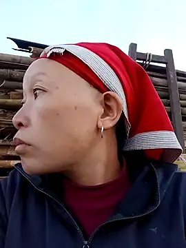 girl-hot2x online show from 12/18/25, 01:28