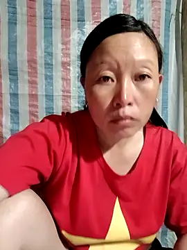 girl-hot2x online show from 04/15/26, 12:34