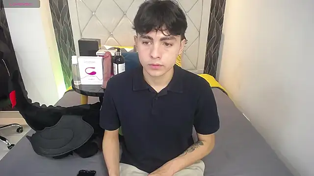 Samu FoXXX online show from 11/15/25, 08:16