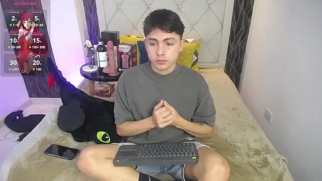 Samu FoXXX online show from 12/16/25, 08:25