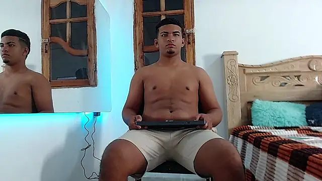 Snapshot of mathews___ chatting on 11/12/25, 05:19 mathews online show from 11/12/25, 05:19