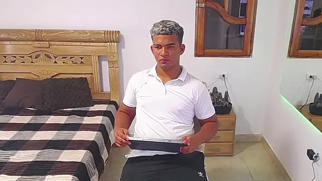 mathews    online show from 12/05/25, 05:38