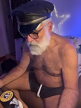 LeatherSdaddy online show from 12/21/25, 03:46