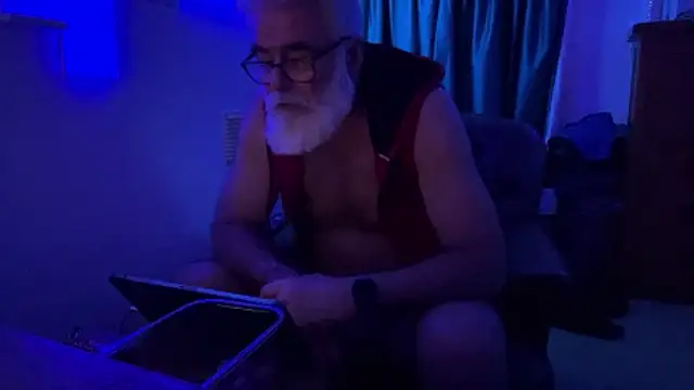 Snapshot of LeatherSdaddy chatting on 04/11/26, 11:31 LeatherSdaddy online show from 04/11/26, 11:31