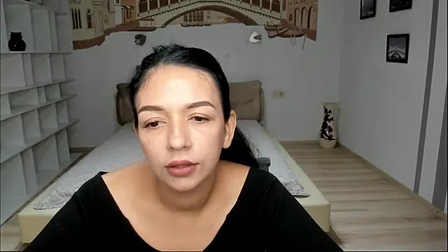 KarinaLees online show from 11/11/25, 08:25