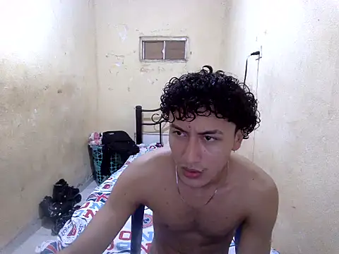 Snapshot of Novato_o chatting on 06/20/26, 06:38 Novato o online show from 06/20/26, 06:38