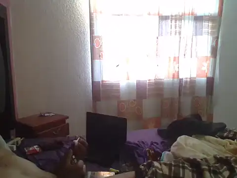 pareja4018 online show from 11/15/25, 01:29