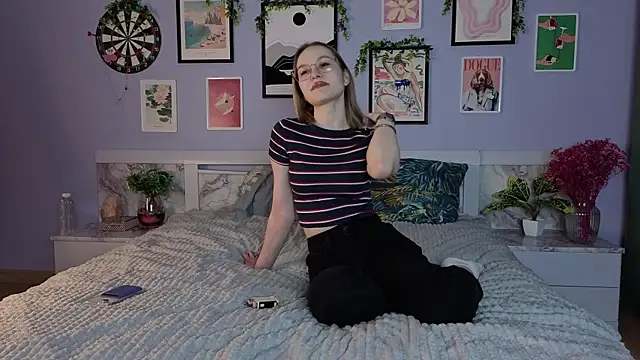 Snapshot of blossomguilt chatting on 11/13/25, 11:31 blossomguilt online show from 11/13/25, 11:31