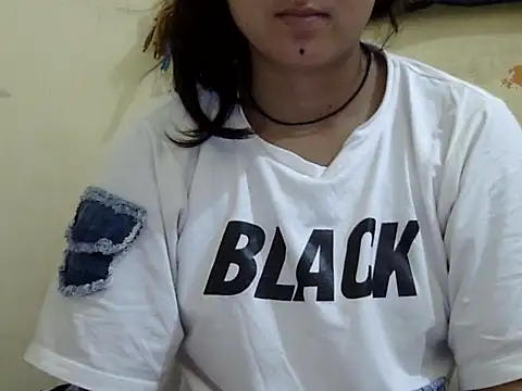 Snapshot of Anika_Singh chatting on 05/19/26, 04:19 Anika Singh online show from 05/19/26, 04:19