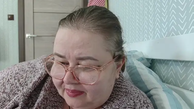 Natali-Gucci online show from 11/25/25, 01:55