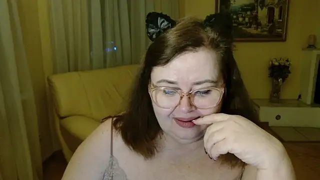 Natali-Gucci online show from 12/14/25, 07:51