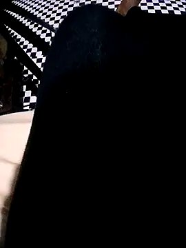 Snapshot of PerkyLove399 chatting on 11/11/25, 10:32 PerkyLove399 online show from 11/11/25, 10:32