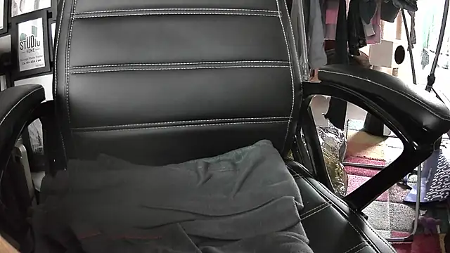 Chrisatmiami online show from 11/22/25, 02:16