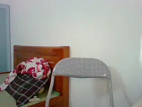 Snapshot of Miss_Evelina chatting on 11/15/25, 08:44 Miss Evelina online show from 11/15/25, 08:44