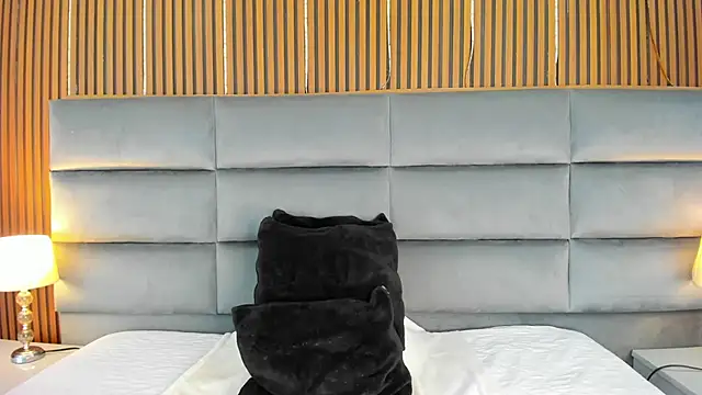 Lucy Vegas online show from 04/06/26, 01:23