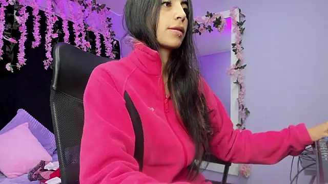 Snapshot of Noah_Jonhs chatting on 12/01/25, 12:32 Noah Jonhs online show from 12/01/25, 12:32