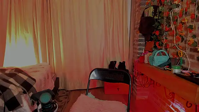 LaGoldenBitch online show from 02/25/26, 10:47