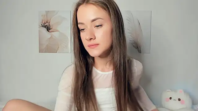 Snapshot of ShineRox chatting on 11/13/25, 05:56 ShineRox online show from 11/13/25, 05:56