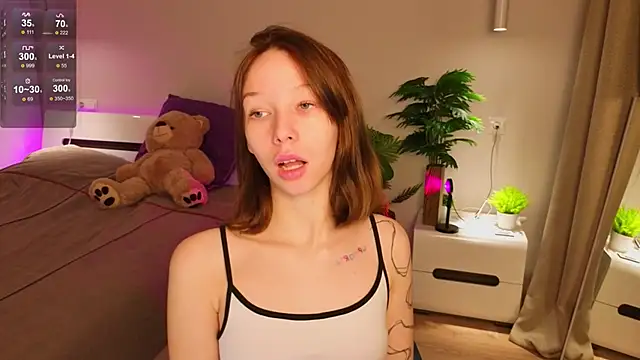 LilyPoetry  online show from 12/05/25, 12:36