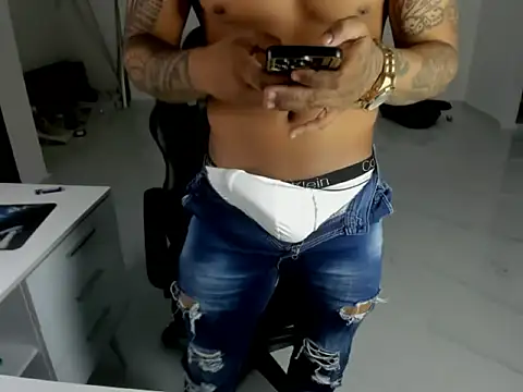 master leather online show from 04/07/26, 02:23