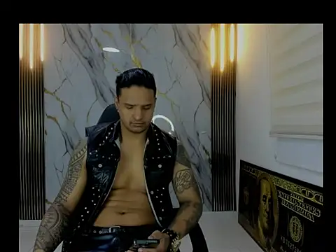 master leather online show from 04/16/26, 09:39