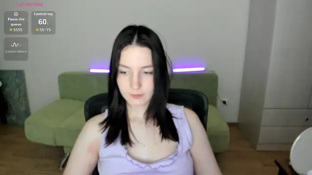 Snapshot of v_crizis324 chatting on 05/24/26, 12:43 v crizis324 online show from 05/24/26, 12:43