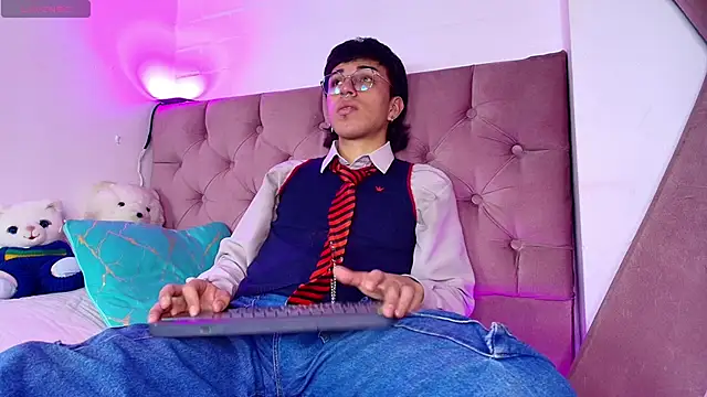 Davel Svetla online show from 11/18/25, 03:12