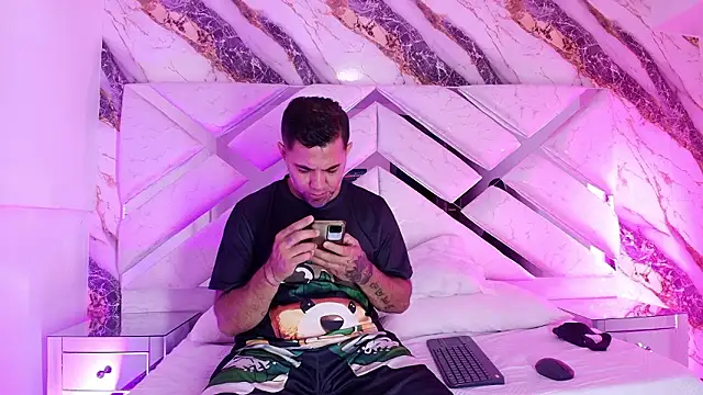 Alexander Halls online show from 03/05/26, 01:29