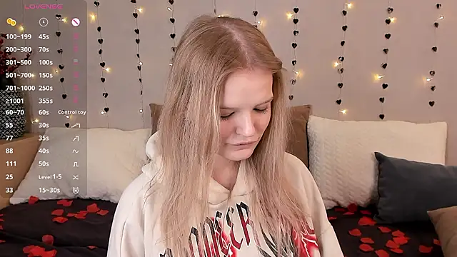 Snapshot of MicheleHonas chatting on 02/10/26, 07:29 MicheleHonas online show from 02/10/26, 07:29