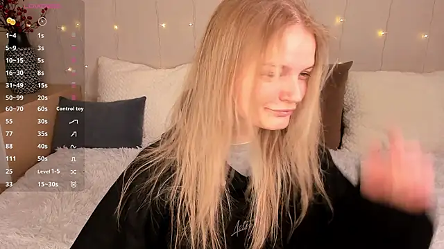 Snapshot of MicheleHonas chatting on 02/18/26, 08:05 MicheleHonas online show from 02/18/26, 08:05