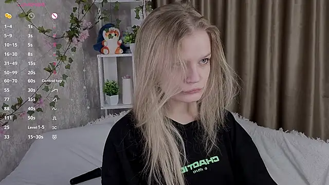 Snapshot of MicheleHonas chatting on 03/03/26, 05:41 MicheleHonas online show from 03/03/26, 05:41