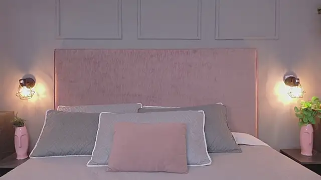 Sophie Honey18 online show from 11/22/25, 01:43