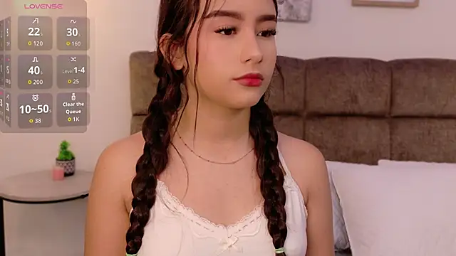 Sophie Honey18 online show from 11/29/25, 01:47