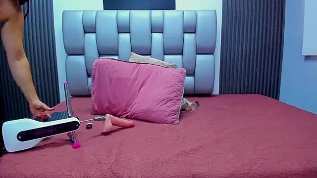 May-Clanfort online show from 03/25/26, 12:22